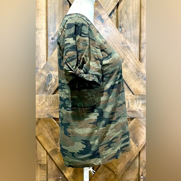 EUC Sanctuary Camo Pattern Puff Sleeve Top Sz L - Picture 7 of 16